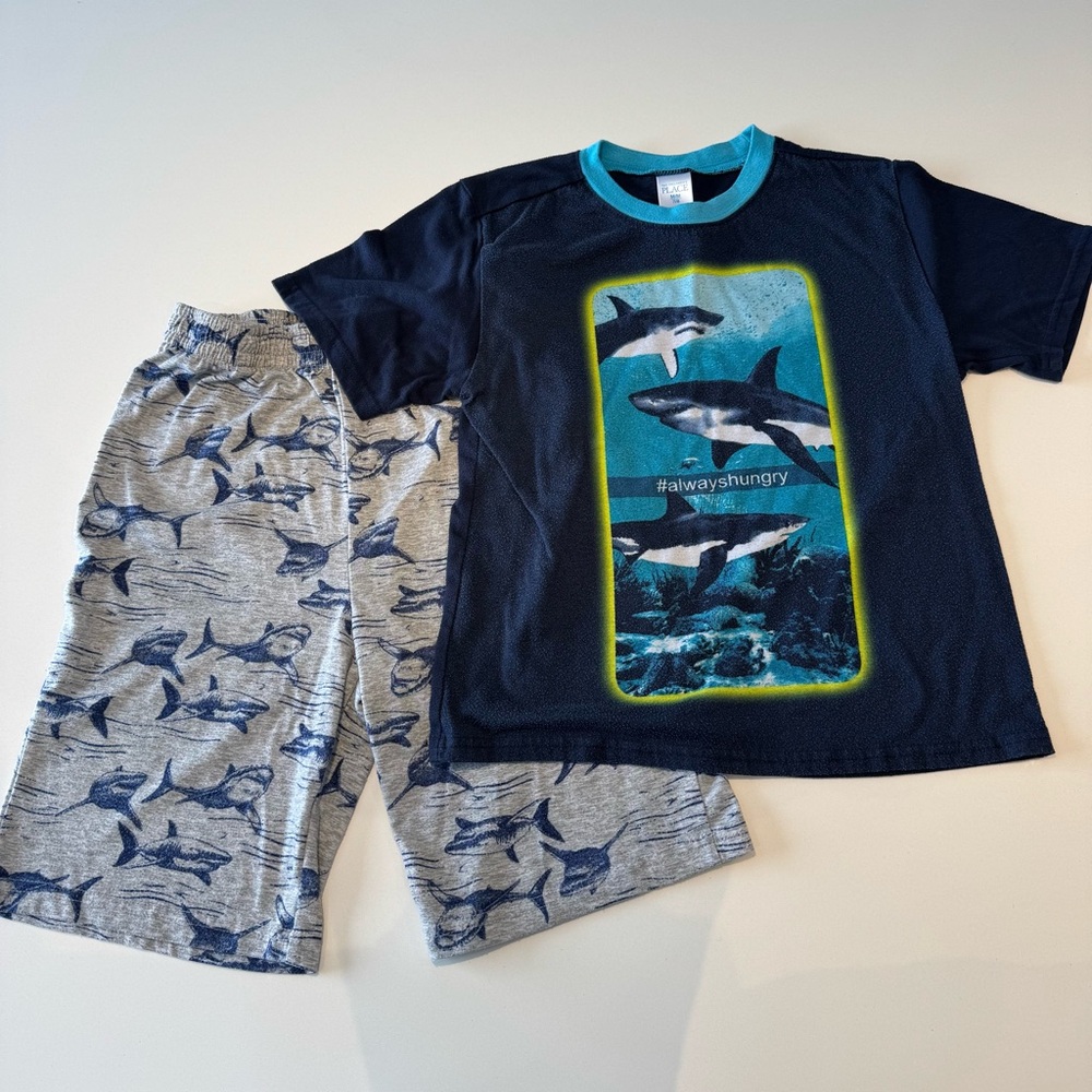 🛍️4 for 20$ / The Children’s Place Shark Graphic T-Shirt and Shorts Set / 7-8